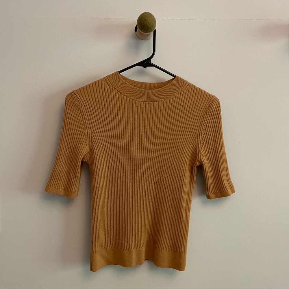 Uniqlo 100% Merino Wool Short Sleeve Sweater